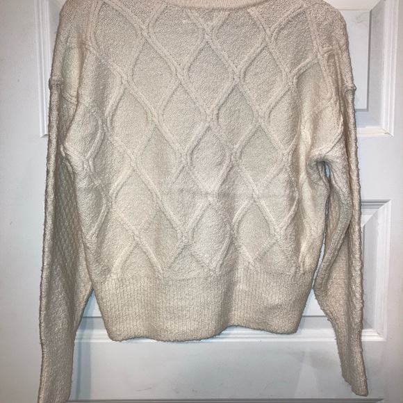 NWT Small V Neck Universal Thread Women's Knitted Sweater Cream Buttons Textured - Picture 8 of 9